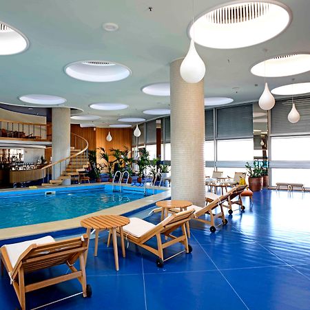Grand Hotel Bucharest Bucareste Facilidades foto The swimming pool at the hotel