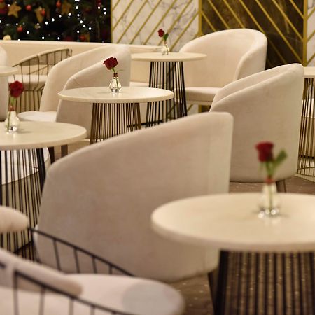Grand Hotel Bucharest Bucareste Exterior foto The interior of the lounge