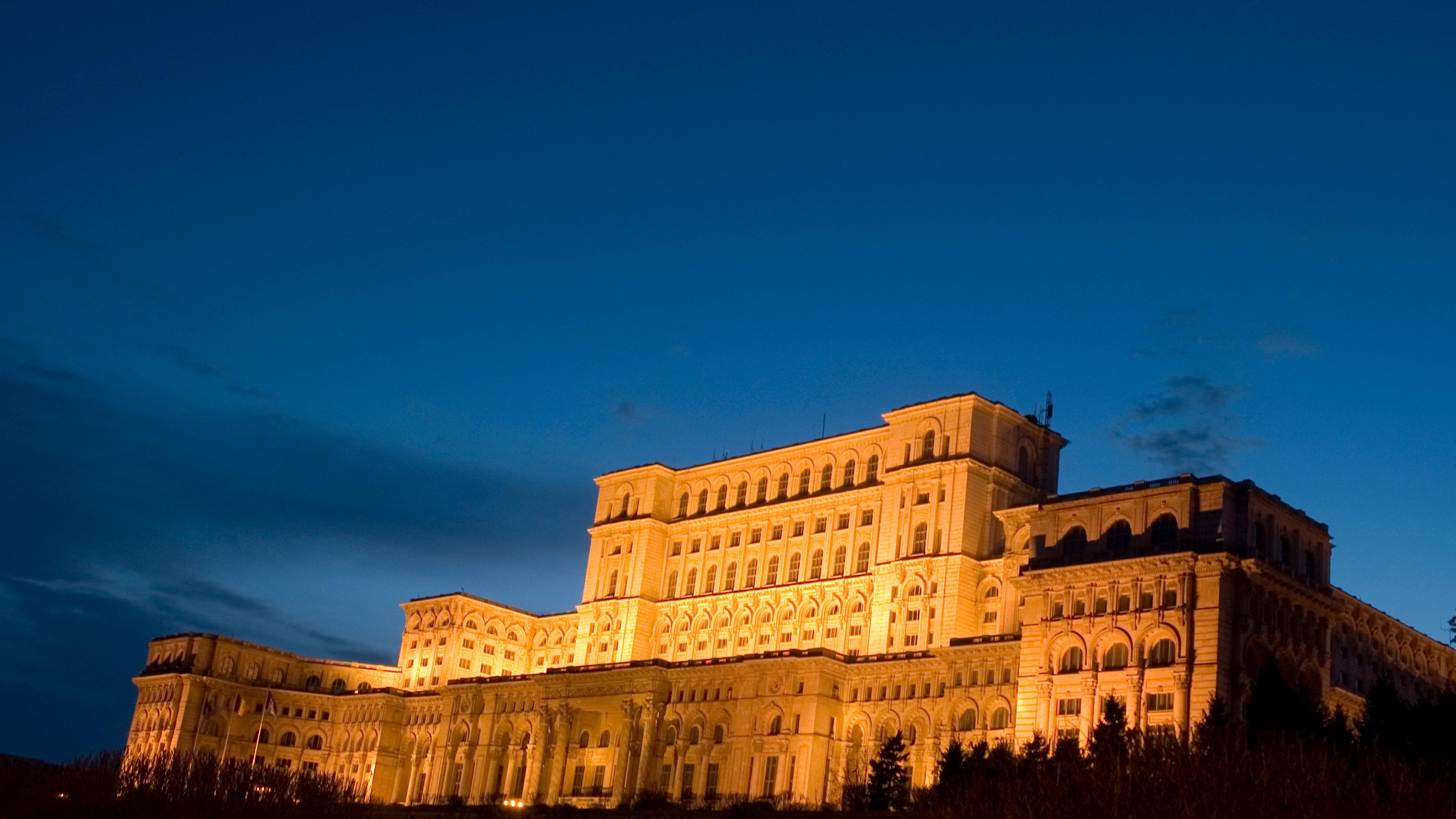 Grand Hotel Bucharest Bucareste Exterior foto The Grand Hotel at night