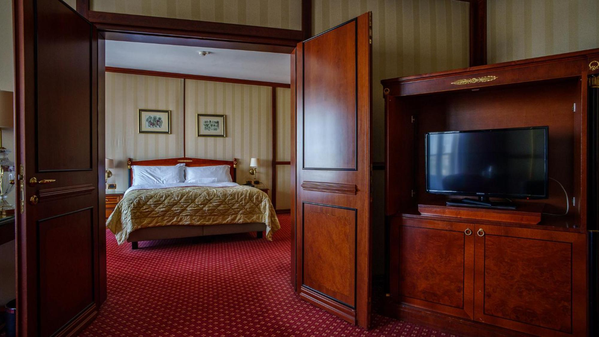 Grand Hotel Bucharest Bucareste Exterior foto Suite